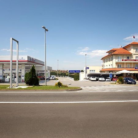 Hotel Knezevina Враниц Екстериор снимка
