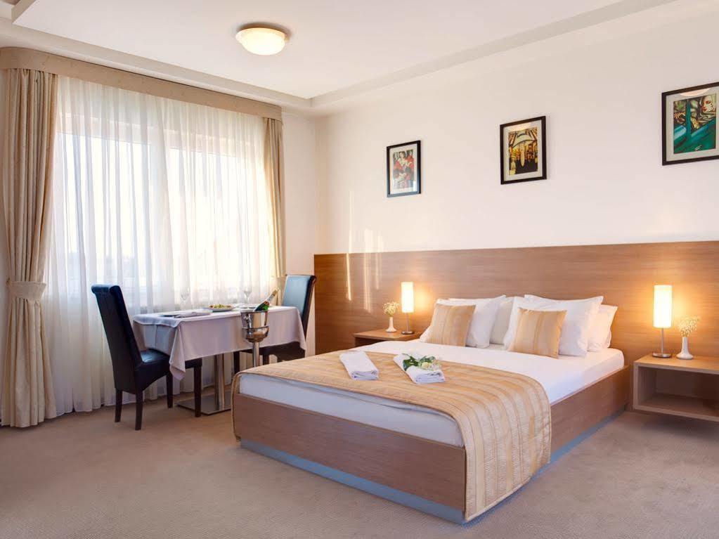 Hotel Knezevina Враниц Екстериор снимка